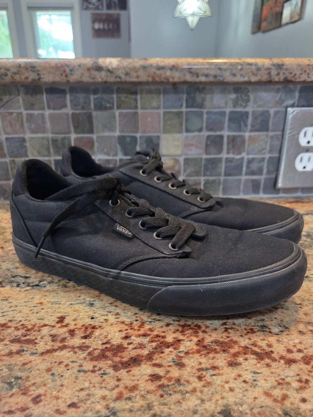 Vans Authentic Classic Sneakers Unisex Canvas Shoes Mens Size 11 Skate Emo Alt